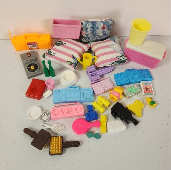 Vintage 1990s Barbie Doll House Accessories Lot Pillows Boombox Phone Dishes 90s - Picture 1 of 11